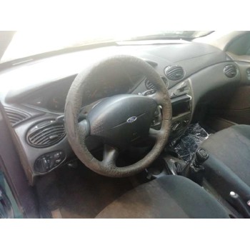 ford focus berlina (cak) del año 2000