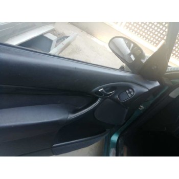 ford focus berlina (cak) del año 2000