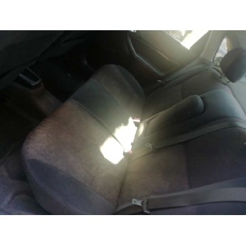 ford focus berlina (cak) del año 2000