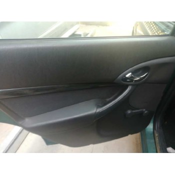 ford focus berlina (cak) del año 2000