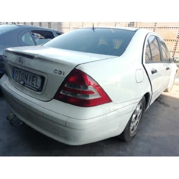 mercedes-benz clase c (w203) berlina del año 2004