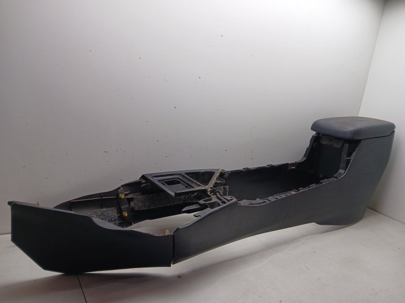 Recambio de apoyabrazos central para toyota rav 4 active referencia OEM IAM 5890142090  