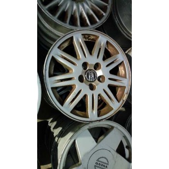 volvo s60 berlina del año 2004