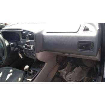 nissan primera berlina (p11) del año 1999