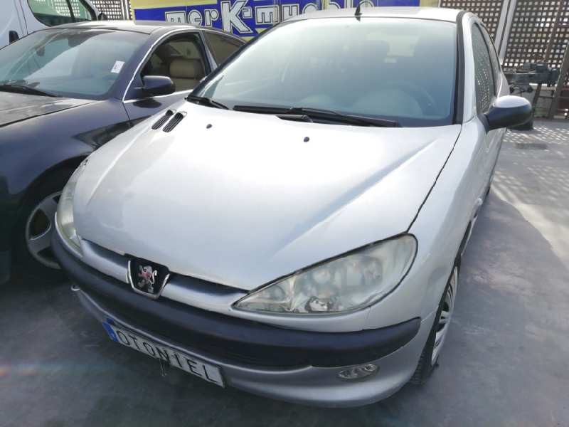 PEUGEOT 206 BERLINA