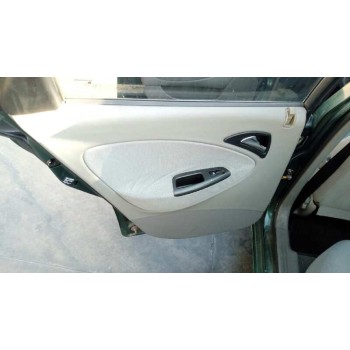 daewoo nubira berlina del año 2001