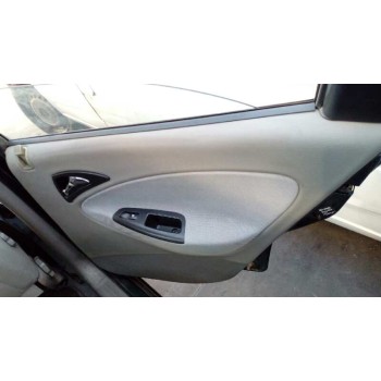 daewoo nubira berlina del año 2001