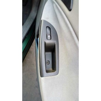 daewoo nubira berlina del año 2001