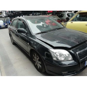 toyota avensis berlina (t25) del año 2005