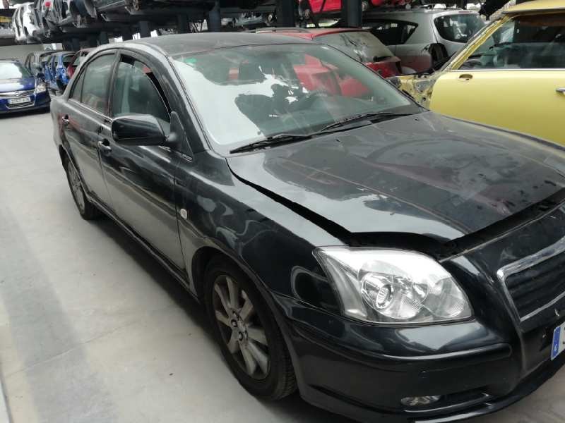 TOYOTA AVENSIS BERLINA (T25)