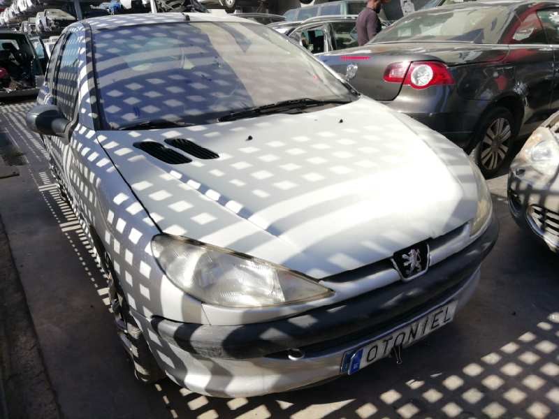 peugeot 206 berlina del año 2002