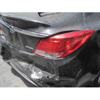 opel insignia berlina del año 2011