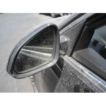 opel insignia berlina del año 2011