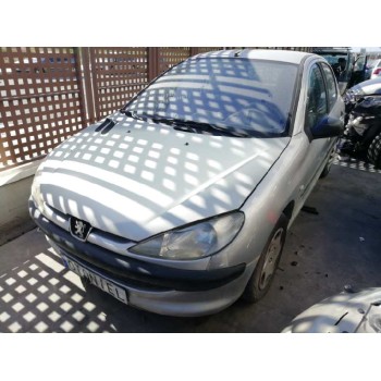 peugeot 206 berlina del año 2002