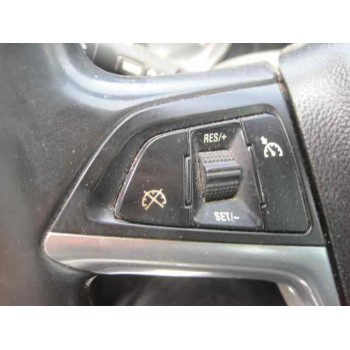 opel insignia berlina del año 2011