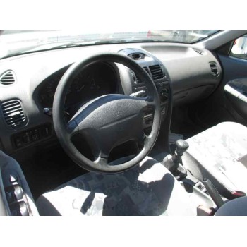 mitsubishi carisma berina 5 (da0) del año 1997