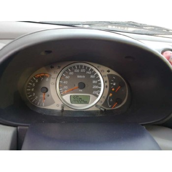 nissan almera tino (v10m) del año 2000