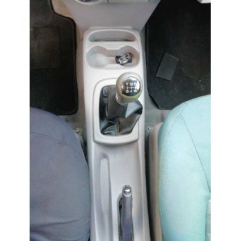 nissan almera tino (v10m) del año 2000