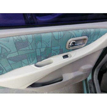 nissan almera tino (v10m) del año 2000