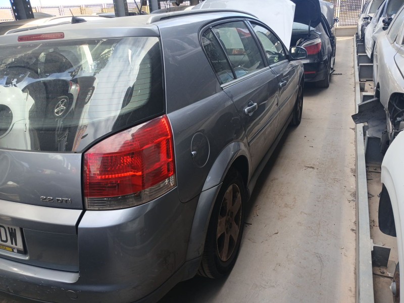 opel signum hatchback (z03) del año 2004