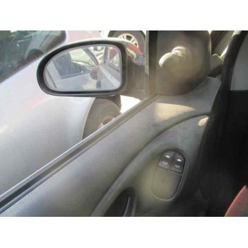 ford focus berlina (cak) del año 2001