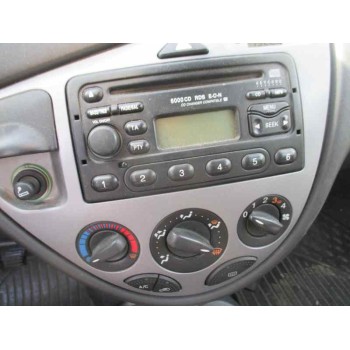 ford focus berlina (cak) del año 2001