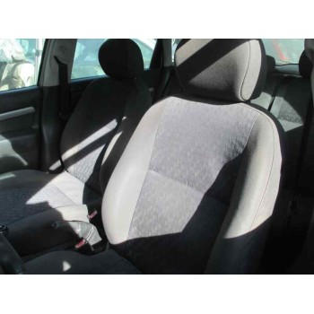 ford focus berlina (cak) del año 2001