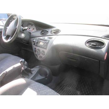 ford focus berlina (cak) del año 2001