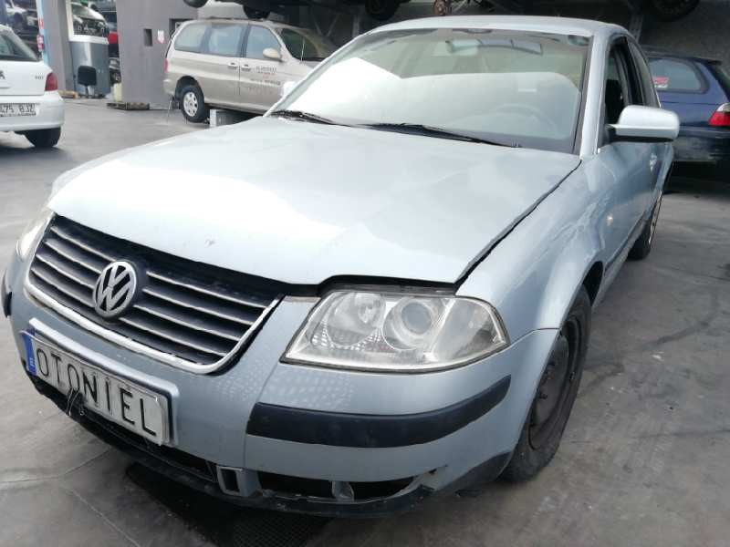 VOLKSWAGEN PASSAT BERLINA (3B3)