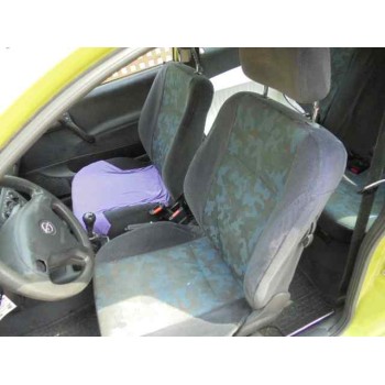 opel corsa b del año 2000