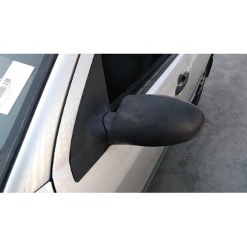 ford focus berlina (cak) del año 2001