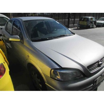 opel astra g berlina del año 2000
