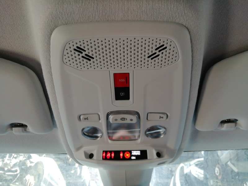 Recambio de luz interior para opel corsa f 1.2 referencia OEM IAM 39196874 9825295380 