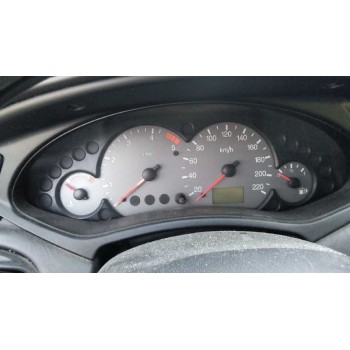 ford focus berlina (cak) del año 2001