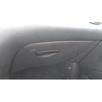 ford focus berlina (cak) del año 2001