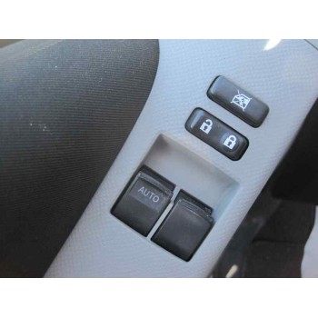 toyota yaris del año 2010