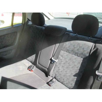 opel astra g berlina del año 2000