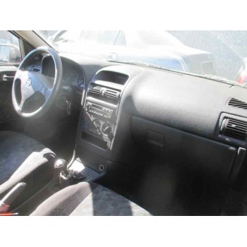 opel astra g berlina del año 2000