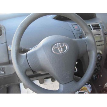 toyota yaris del año 2010