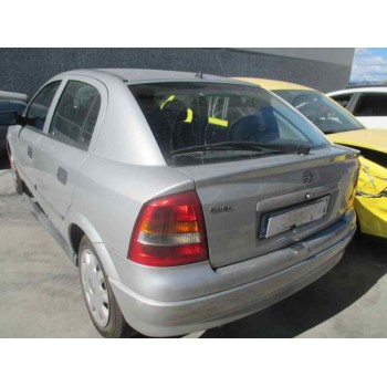 opel astra g berlina del año 2000
