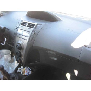 toyota yaris del año 2010