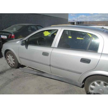 opel astra g berlina del año 2000