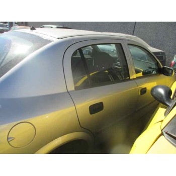 opel astra g berlina del año 2000