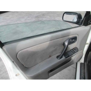 nissan primera berlina (p11) del año 2001