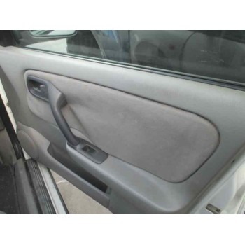 nissan primera berlina (p11) del año 2001