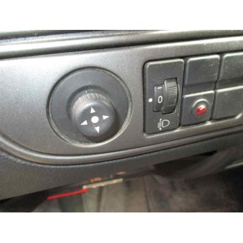 citroën xsara berlina del año 2000