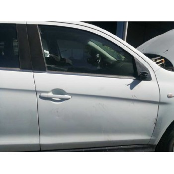 PUERTA DELANTERA DERECHA 5700B226 TOQUE LEVE 