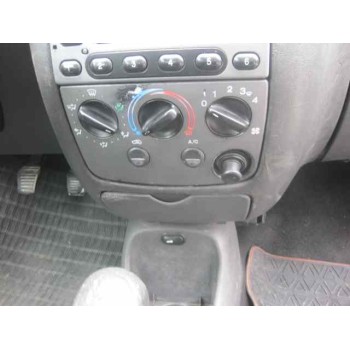 ford fiesta berlina (dx) del año 2000
