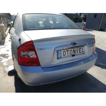 kia cerato del año 2004