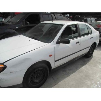 nissan primera berlina (p11) del año 2001